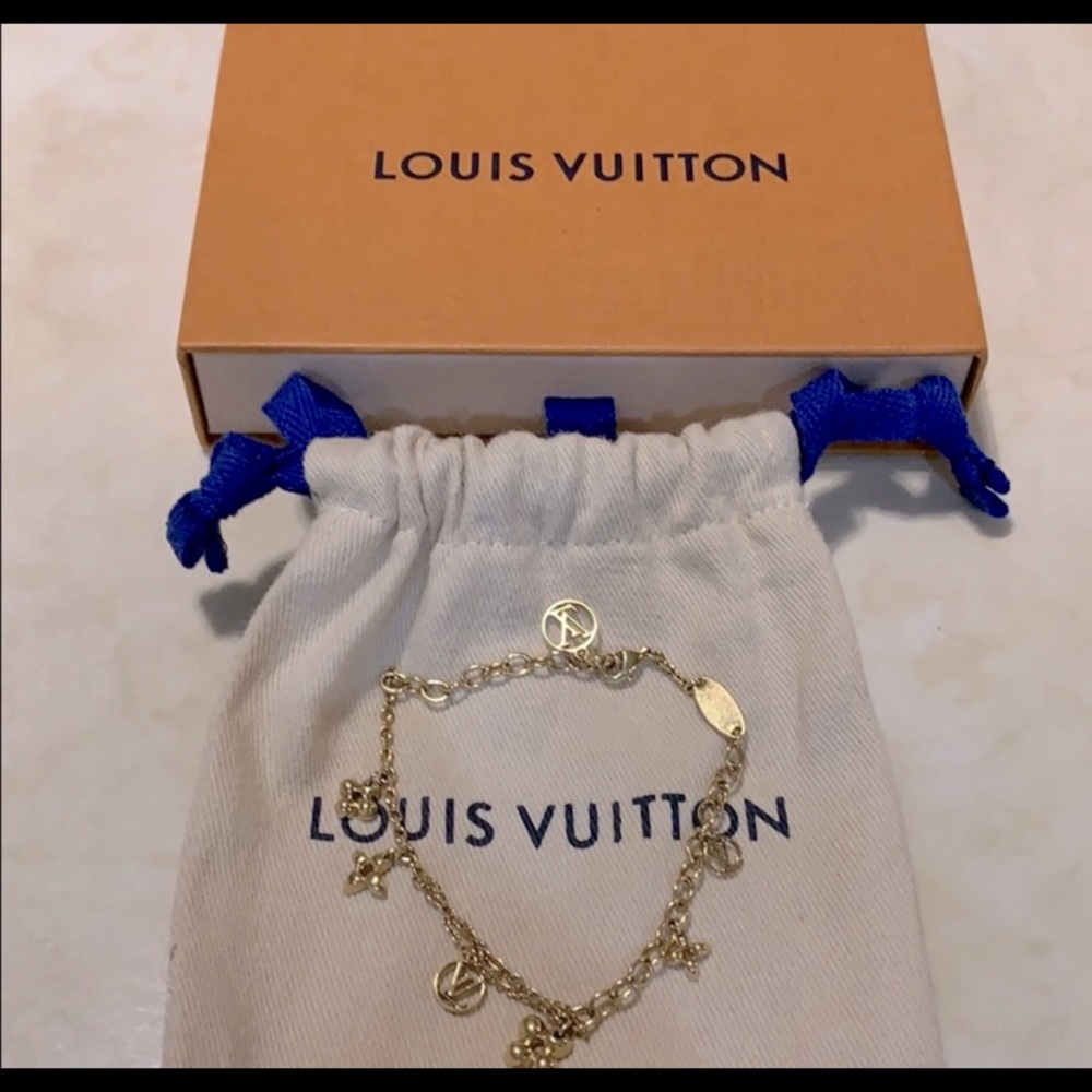 Louis Vuitton bloom bracelet only worn once
